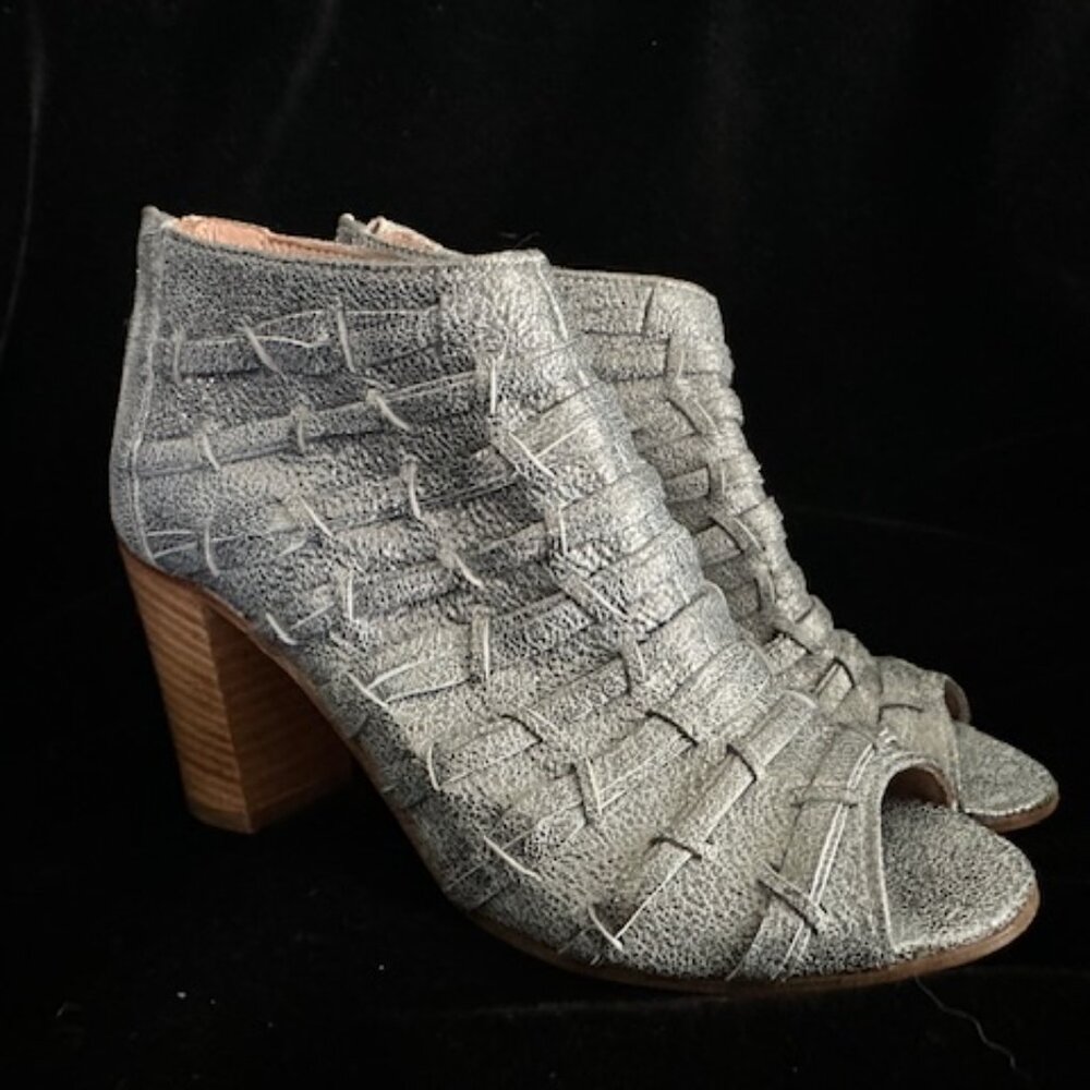 Ron White SANDRA Silver Antiqued Nappa Ribbon Weave Peep Toe Bootie Size 6